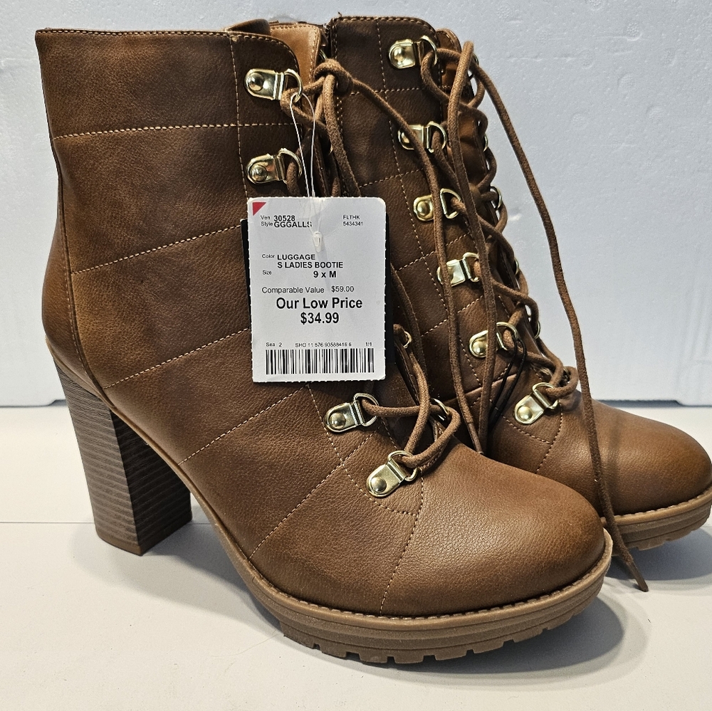 GBG guess boots.  New w Tags! 9M